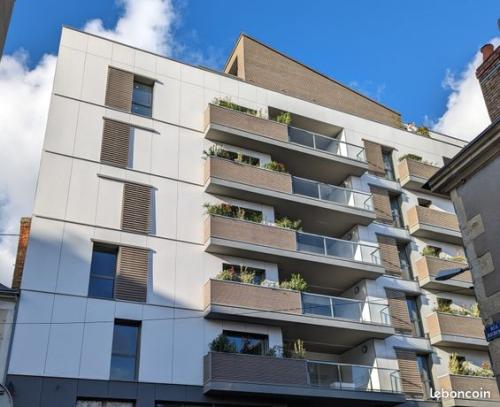 Annonce - Rue Auvray local commercial brut de béton 216 m²